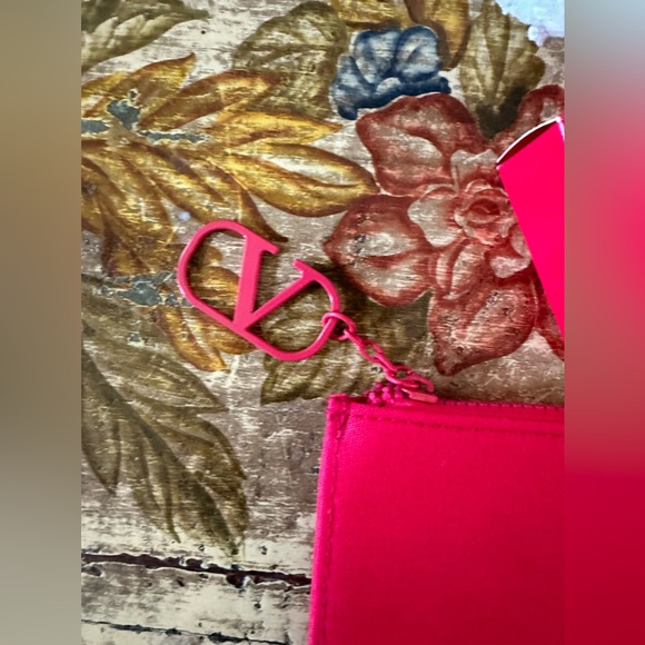 🦋VALENTINO Bundle - Picture 3 of 7